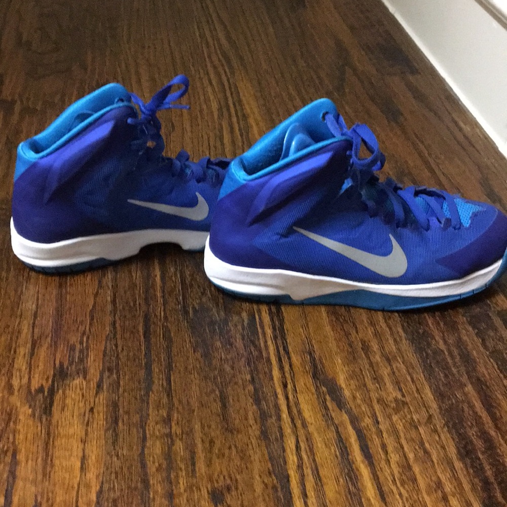 Nike Hyperquickness Basketball Shoes